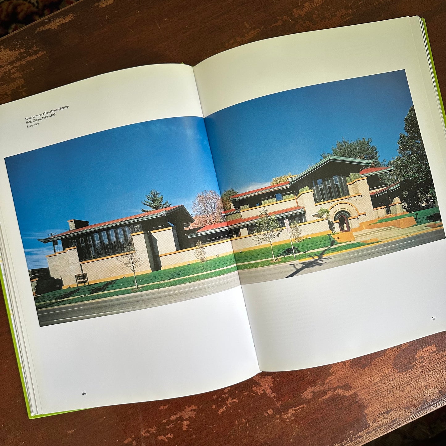 Frank Lloyd Wright - A Beautiful 25th Anniversary Taschen Coffee Table Book