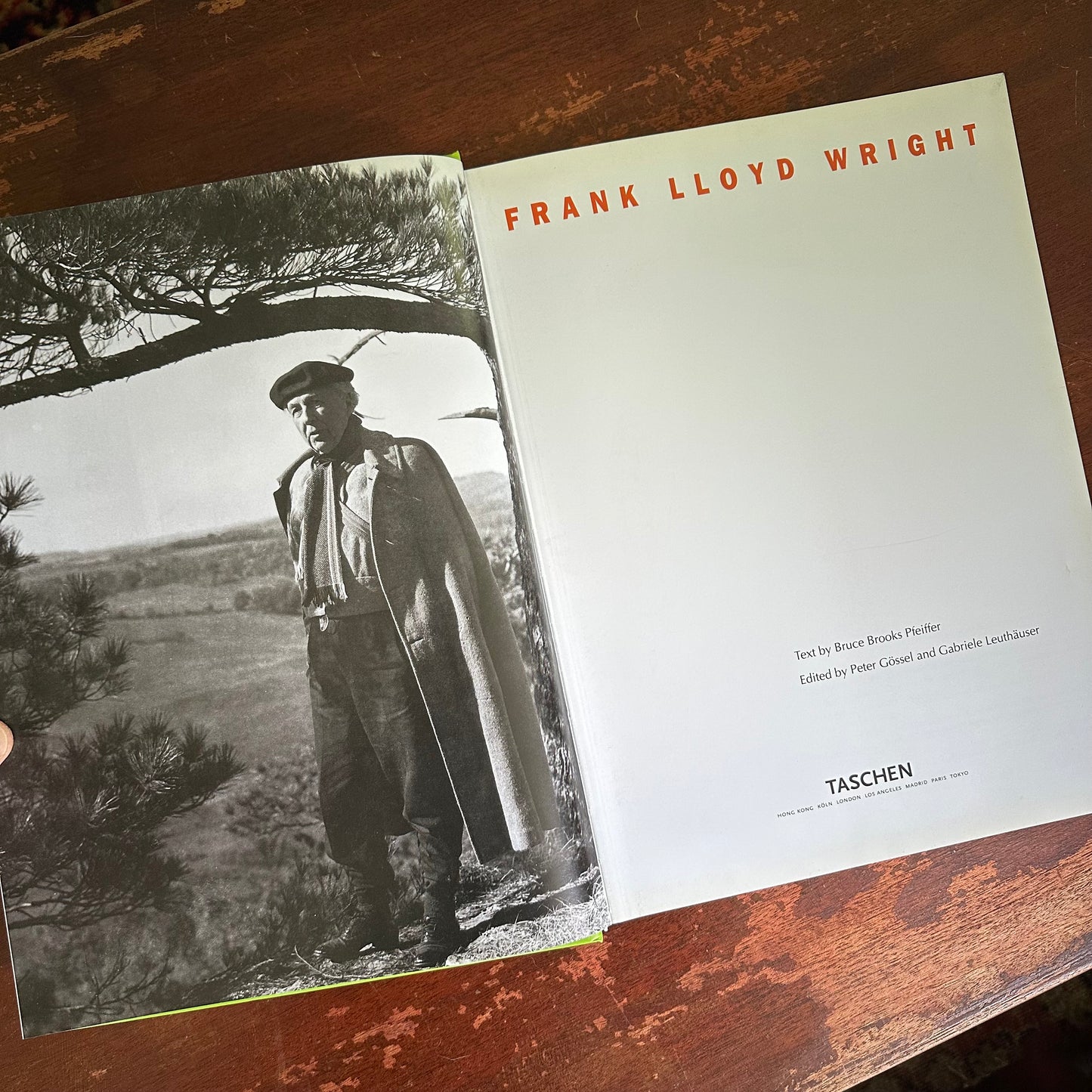 Frank Lloyd Wright - A Beautiful 25th Anniversary Taschen Coffee Table Book