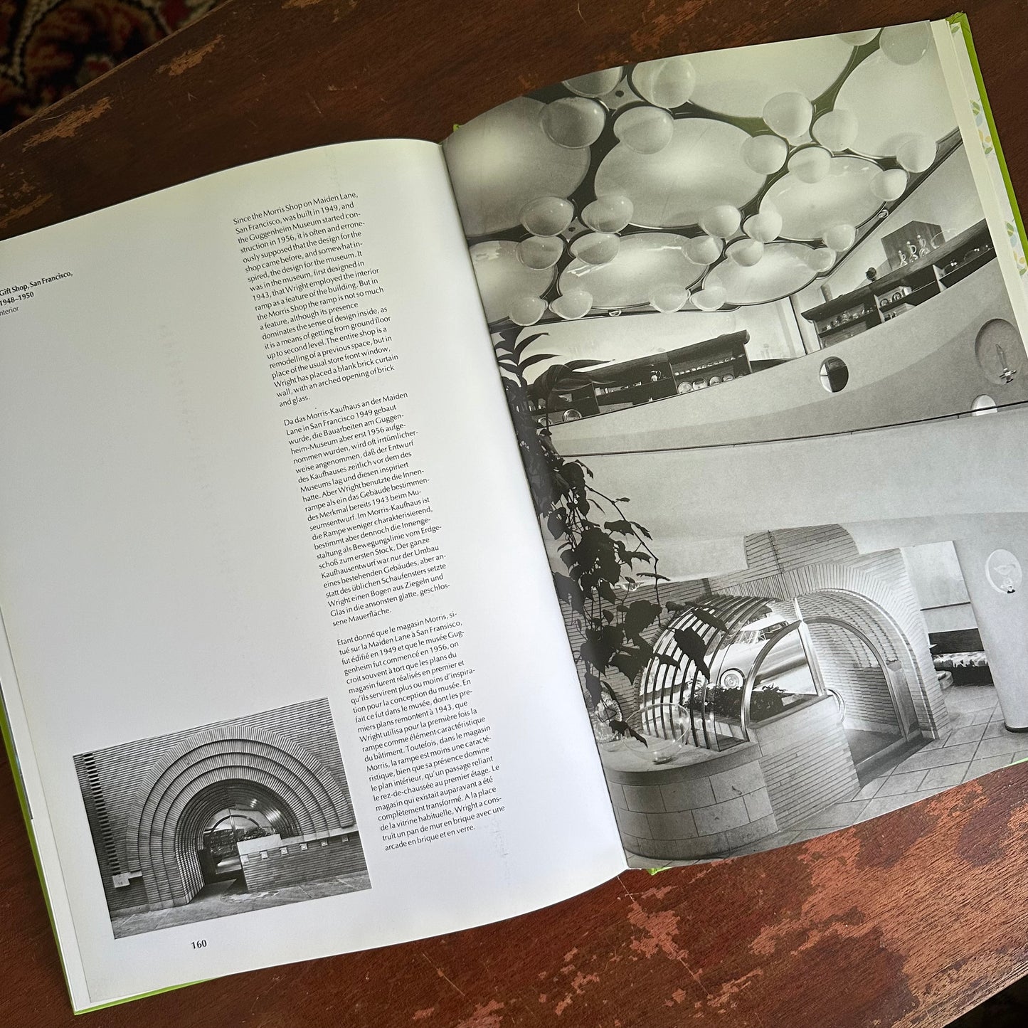 Frank Lloyd Wright - A Beautiful 25th Anniversary Taschen Coffee Table Book