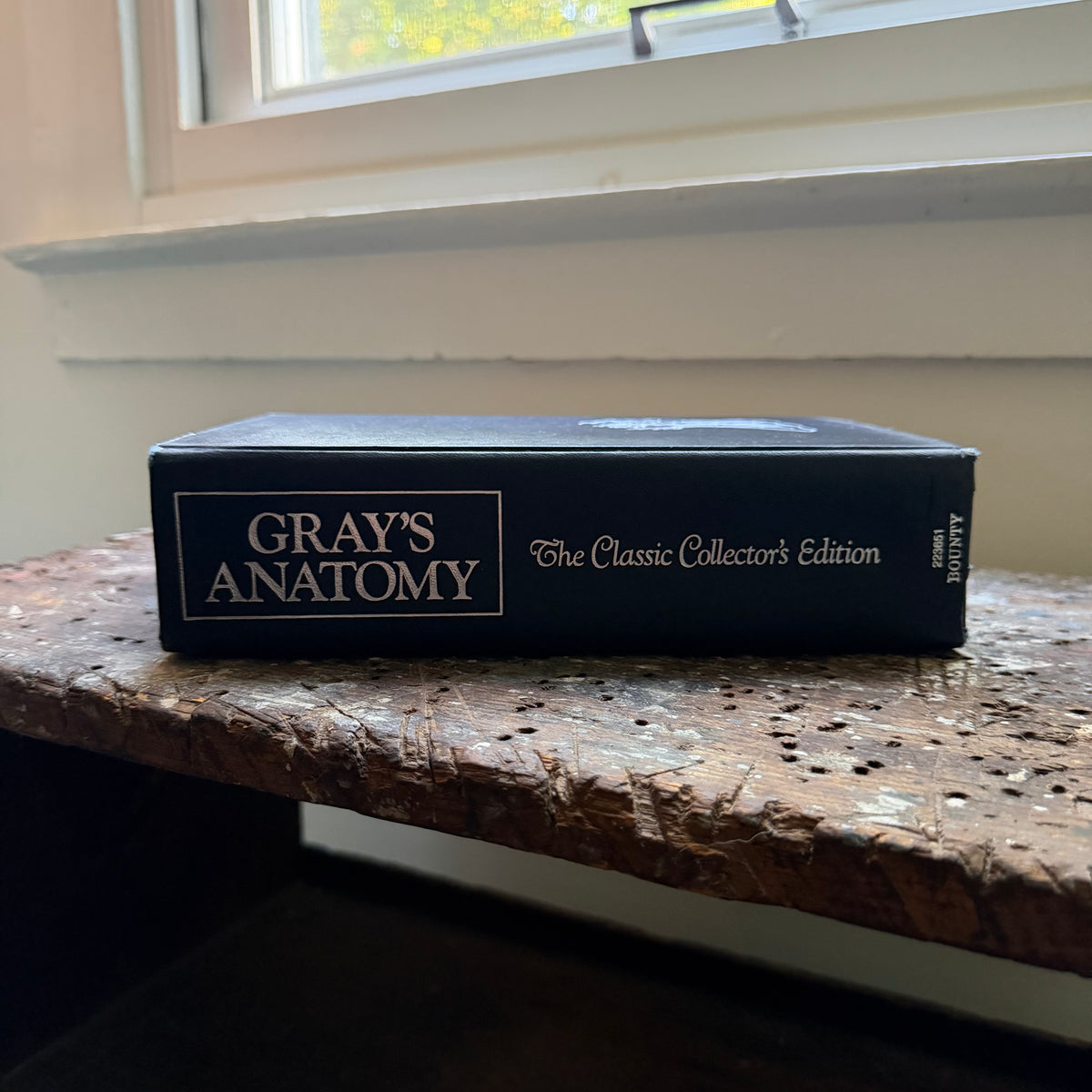 Gray’s Anatomy, 1977 Classic Collector’s Edition — Henry Gray, Descriptive & Surgical Anatomy | Bounty Books Hardcover, 780 Illustrations