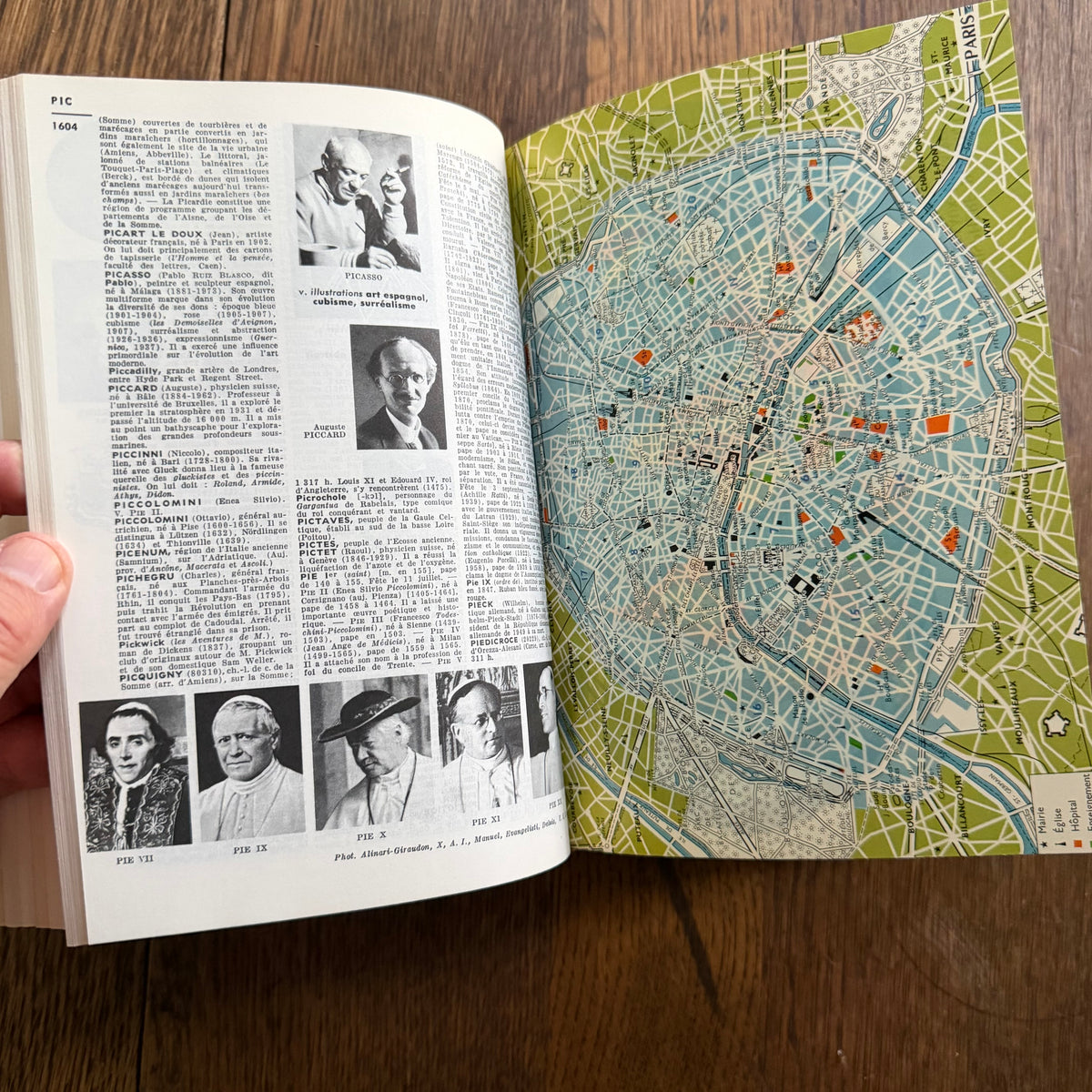 Petit Larousse Illustré, 1976 — French Encyclopedic Dictionary | 71,000 Articles, 5,535 Illustrations, Maps & Color Atlas | Librairie Larousse