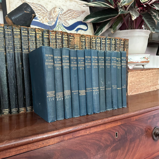 The Works of Robert Louis Stevenson in 12 Volumes