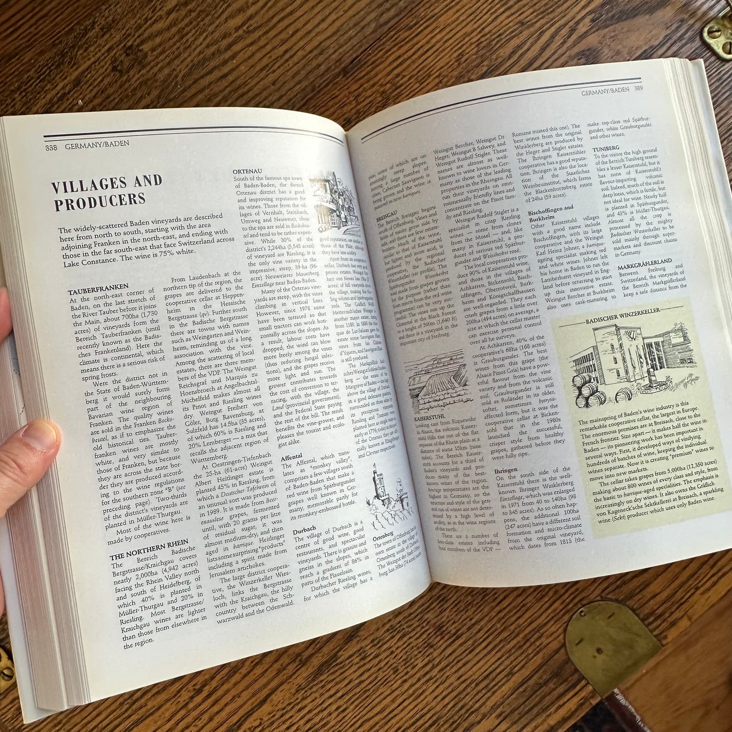 Larousse Encyclopedia of Wine - 1994