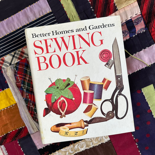 The 1970 Better Homes and Gardens Sewing Book Binder