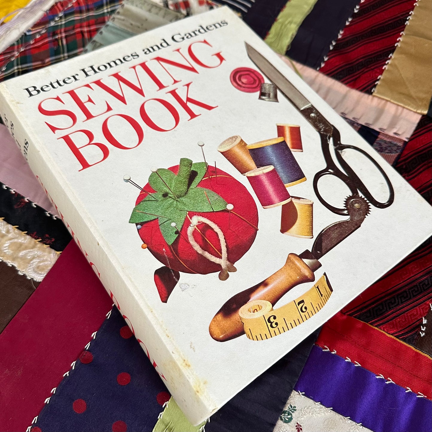 The 1970 Better Homes and Gardens Sewing Book Binder